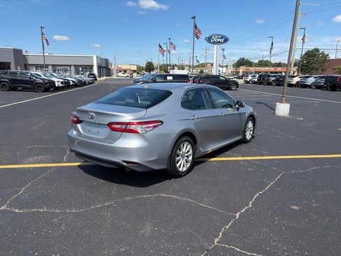 Used 2020 Toyota Camry LE FWD image 7