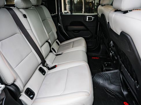 Used 2020 Jeep Gladiator Mojave image 18