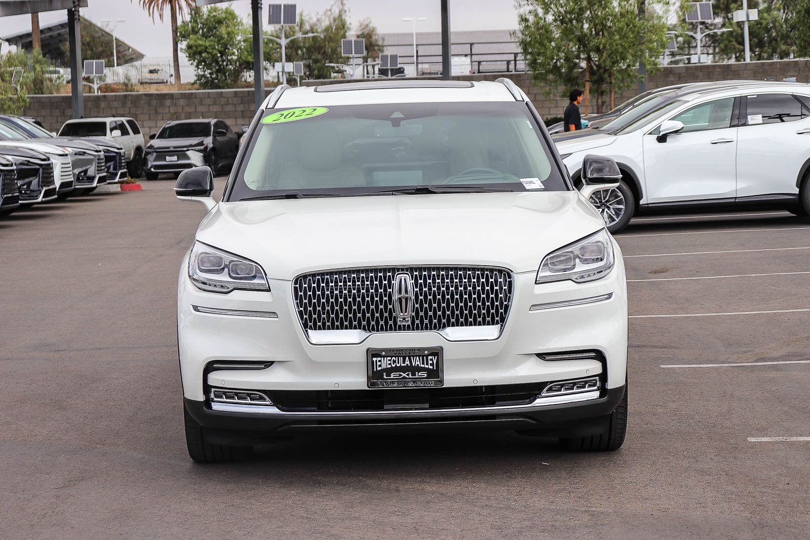 Used 2022 Lincoln Aviator Reserve w/ Equipment Group 201A AWD/4WD image 2