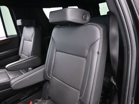 Used 2025 GMC Yukon XL Denali AWD/4WD image 36