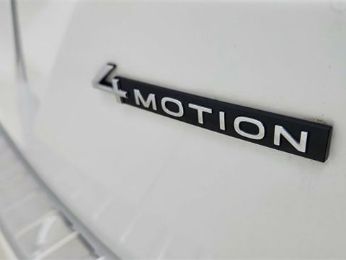 Used 2024 Volkswagen Atlas SEL Premium R-Line image 17