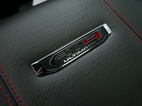 Certified 2025 GMC Yukon XL AT4 Ultimate w/ LPO, Floor Liner Package AWD/4WD image 4