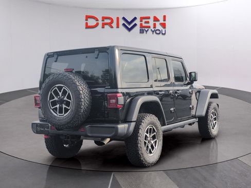 Used 2025 Jeep Wrangler Unlimited Rubicon AWD/4WD image 5