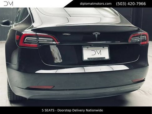 Used 2018 Tesla Model 3 Long Range RWD image 16