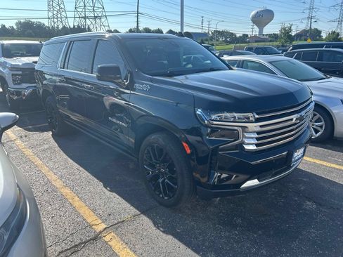 Used 2021 Chevrolet Suburban High Country AWD/4WD image 2