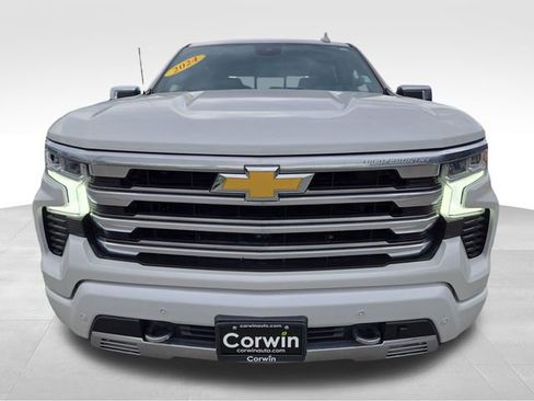 Used 2024 Chevrolet Silverado 1500 High Country w/ Technology Package AWD/4WD image 4