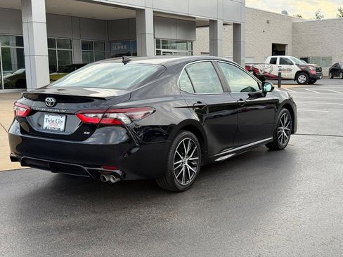 Certified 2023 Toyota Camry SE image 3