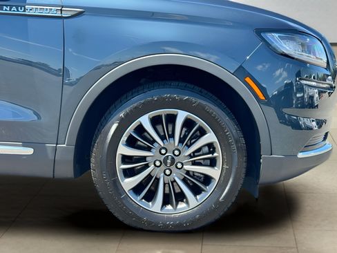 Used 2023 Lincoln Nautilus FWD image 41