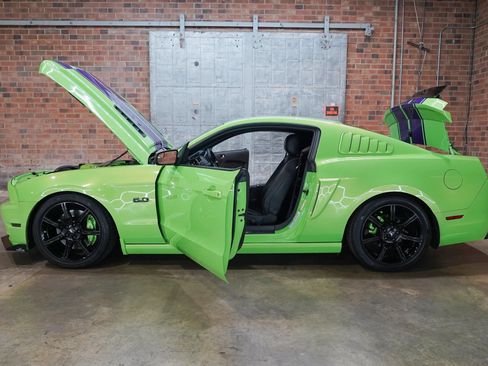 Used 2013 Ford Mustang GT Premium w/ Brembo Brake Pkg RWD image 26