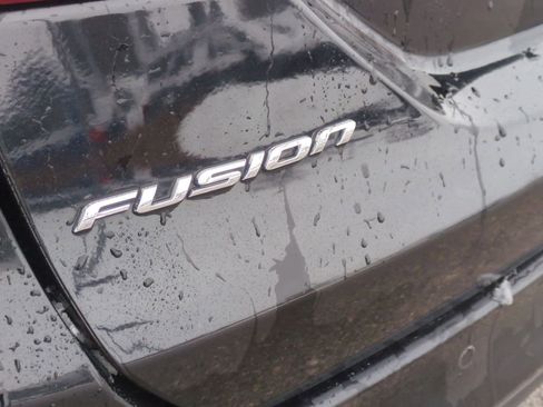 Used 2018 Ford Fusion SE w/ Fusion SE Technology Package image 13