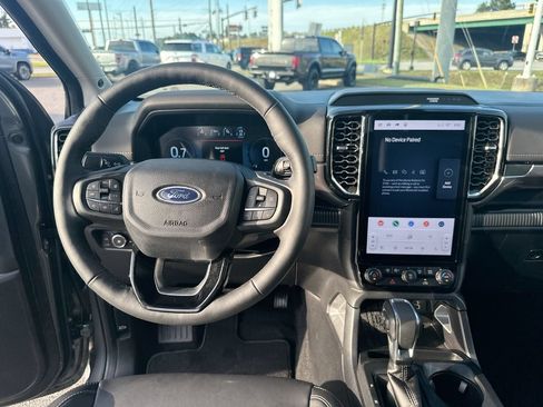 Used 2026 Ford Ranger Lariat w/ FX4 Off-Road Package AWD/4WD image 19