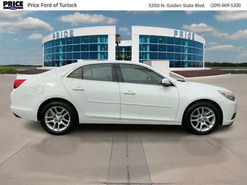 Used 2015 Chevrolet Malibu LT w/ Power Convenience Package image 4