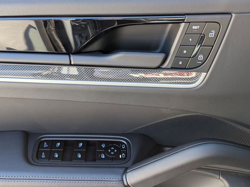 New 2026 Porsche Cayenne Coupe AWD/4WD image 14