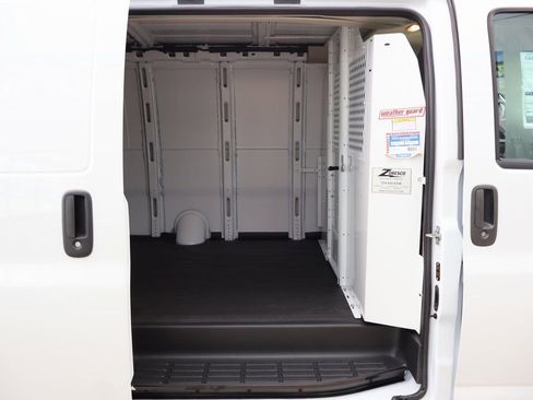 New 2025 GMC Savana 3500 Extended w/ Driver Convenience Package RWD image 25