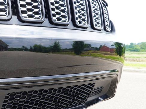 Used 2020 Jeep Grand Cherokee Altitude AWD/4WD image 37