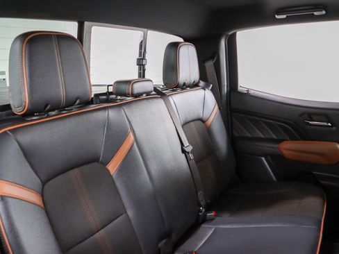 Used 2024 GMC Canyon AT4 w/ Canyon Safety Plus Package AWD/4WD image 31
