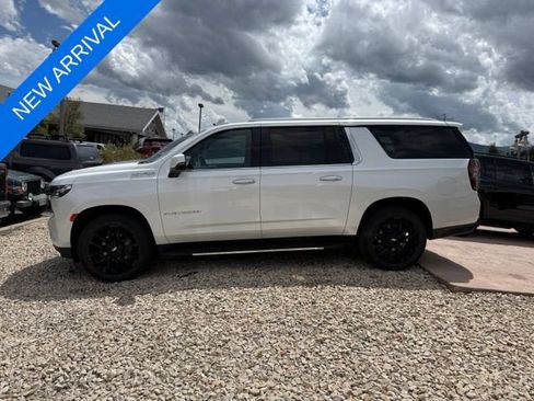 Used 2024 Chevrolet Suburban High Country AWD/4WD image 4