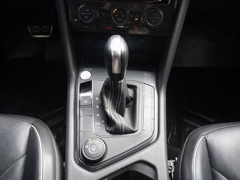 Used 2021 Volkswagen Tiguan SEL Premium R-Line image 18