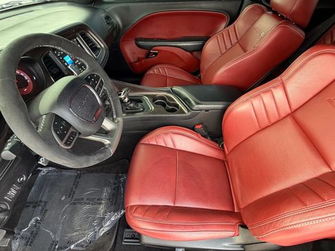 Used 2022 Dodge Challenger SRT Hellcat RWD image 5