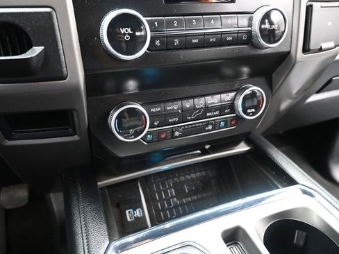 Certified 2021 Ford Expedition XLT RWD image 17