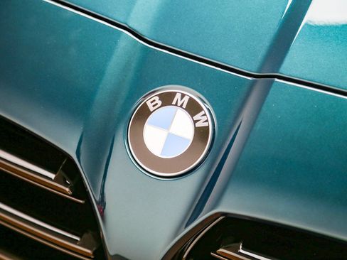 Used 2025 BMW M3 w/ M Carbon Exterior Package RWD image 9