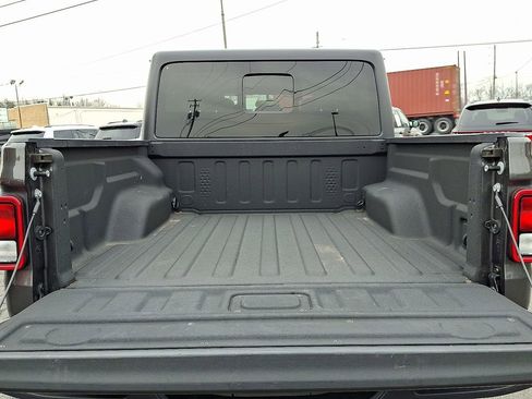 Used 2021 Jeep Gladiator Willys image 32