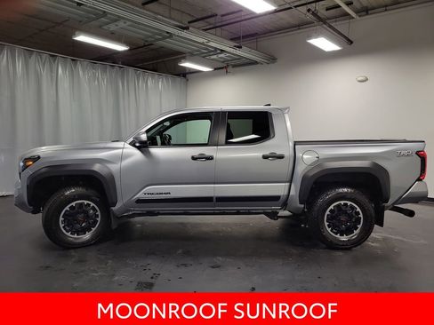 Used 2024 Toyota Tacoma TRD Off-Road w/ TRD Off Road Upgrade Package image 5