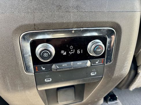 Used 2022 GMC Yukon SLT w/ SLT Luxury Package AWD/4WD image 45