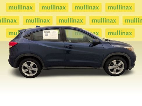 Used 2016 Honda HR-V LX image 2