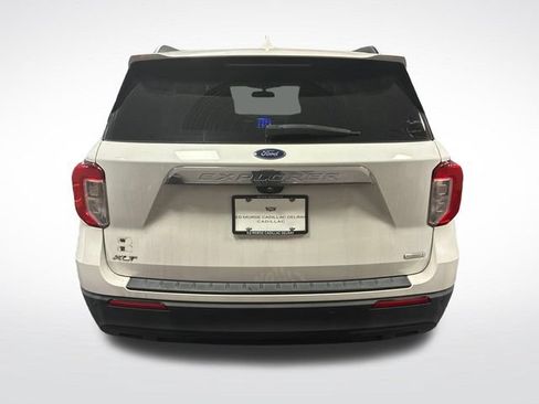 Used 2020 Ford Explorer XLT RWD image 4