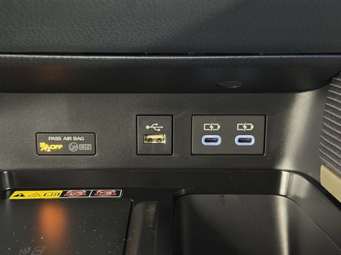 New 2026 Toyota Camry SE w/ Convenience Package FWD image 3