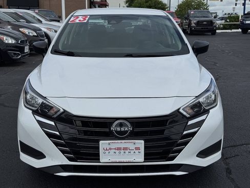 Used 2023 Nissan Versa S FWD image 2