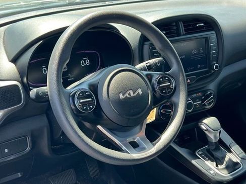 Certified 2023 Kia Soul LX w/ LX Technology Package FWD image 10