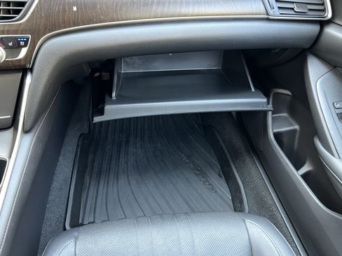 Used 2020 Honda Accord Touring image 36