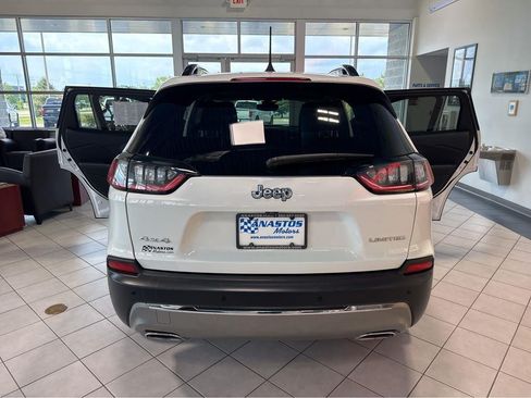 Used 2022 Jeep Cherokee Limited AWD/4WD image 12