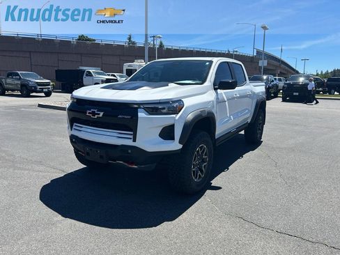 Used 2023 Chevrolet Colorado ZR2 w/ ZR2 Convenience Package III AWD/4WD image 3