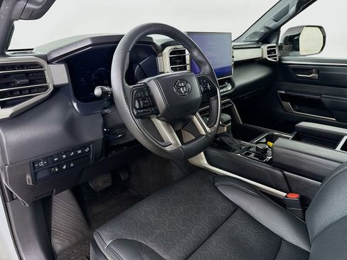 Used 2025 Toyota Tundra Limited AWD/4WD image 7