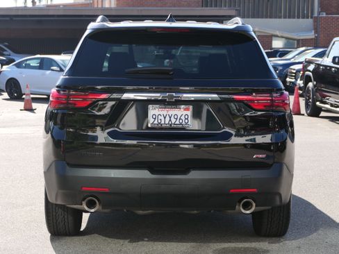 Used 2023 Chevrolet Traverse RS FWD image 4