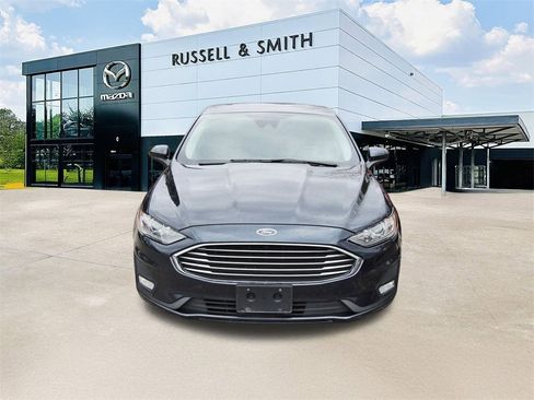 Used 2020 Ford Fusion SE w/ Equipment Group 151A image 2