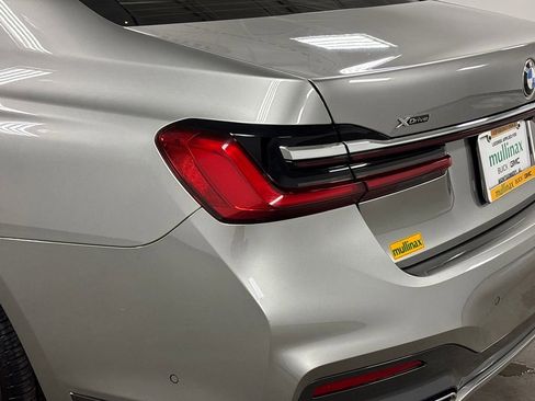 Used 2021 BMW 750i xDrive w/ Executive Package image 15