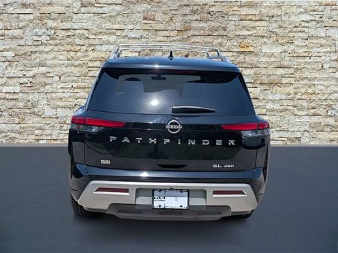 Used 2023 Nissan Pathfinder SL AWD/4WD image 6