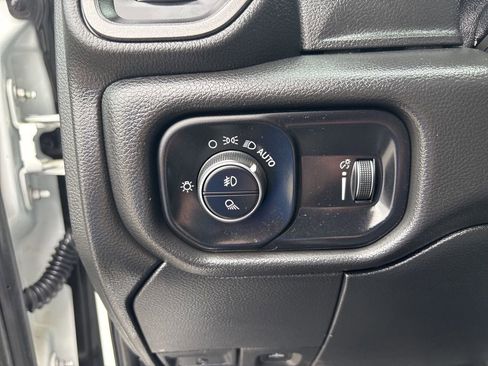 Used 2022 RAM 2500 Tradesman w/ Chrome Appearance Group AWD/4WD image 39
