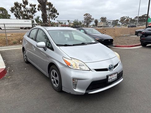 Used 2015 Toyota Prius Two FWD image 5