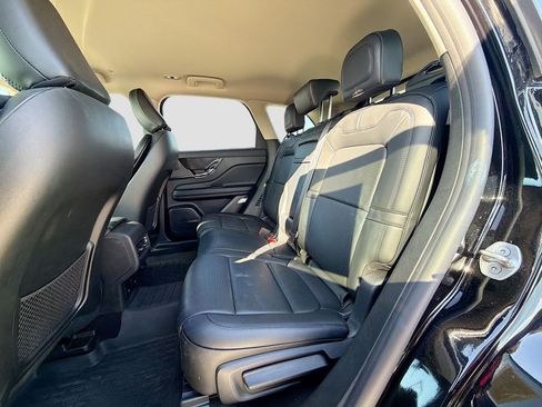 Used 2025 Lincoln Corsair Reserve image 30