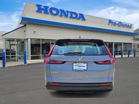 Used 2023 Honda CR-V LX image 5