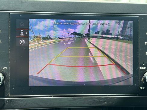 Used 2024 Kia Niro EX Touring FWD image 19