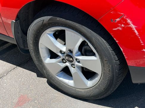 Used 2019 Kia Soul FWD image 6