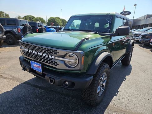 New 2025 Ford Bronco Badlands image 4