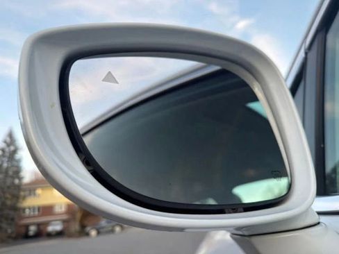 Used 2018 Chrysler Pacifica Touring-L FWD image 11