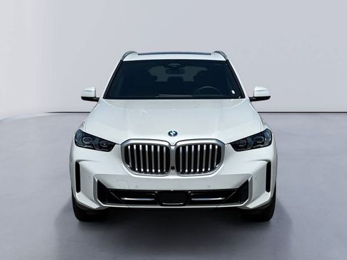 New 2026 BMW X5 xDrive50e w/ Climate Comfort Package AWD/4WD image 8